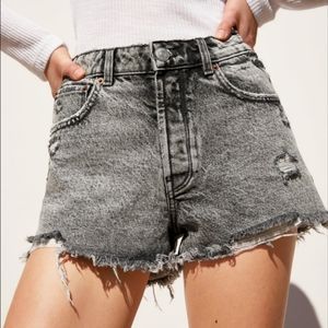Zara Frayed Mid Rise Denim Shorts